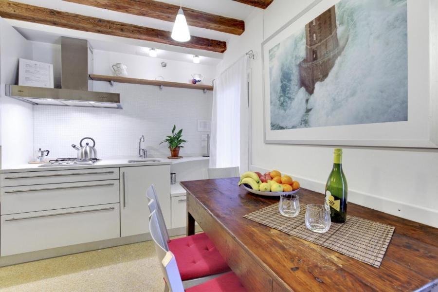 Cozy Apartment Up To 4 In Biennale Giardini By Bricola Apartments Venice Exterior photo